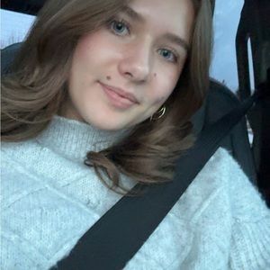 Meet your Posher, Ella